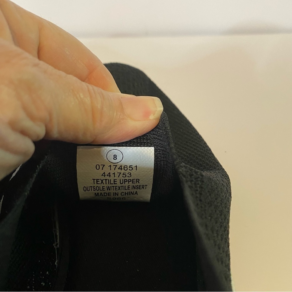 NWOT Tommy Bahama Slip On Memory Foam Sneaker Black Women’s 8 - Picture 7 of 7